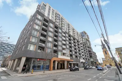 Condo Apartment in Toronto