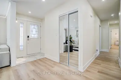 15 Crossburn Drive, Toronto, On M3b 2z3