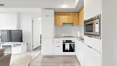 50 O'neill Road 1608, Toronto, On M3c 0r1