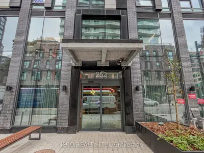 252 Church Street 4709, Toronto C08, On M5b 1z2