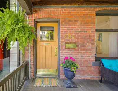 224 Lippincott Street, Toronto, On M5s 2p5