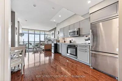 33 Charles Street E 3505, Toronto, On M4y 0a2