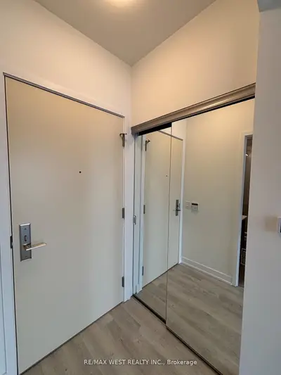 15 Richardson Street 303, Toronto C01, On M5a 1b4
