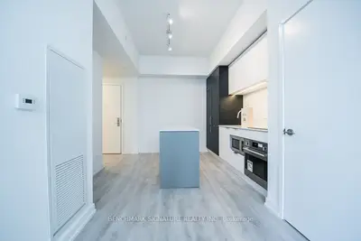 33 Helendale Avenue 1109, Toronto C03, On M4r 0a4