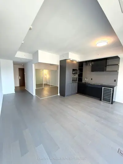 70 Temperance Street 2202, Toronto C01, On M5h 0b1