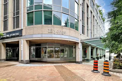 18 Yonge Street 1809, Toronto C01, On M5e 1z8