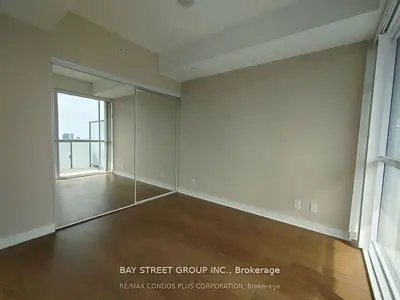 15 Grenville Street 3802, Toronto C01, On M4y 0b9