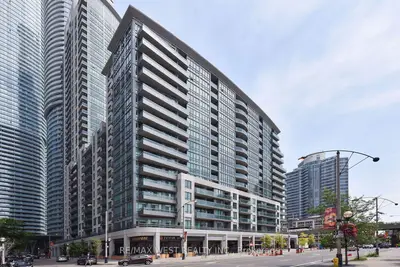 Condo Apartment in Toronto