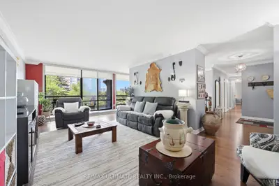Condo Apartment in Toronto