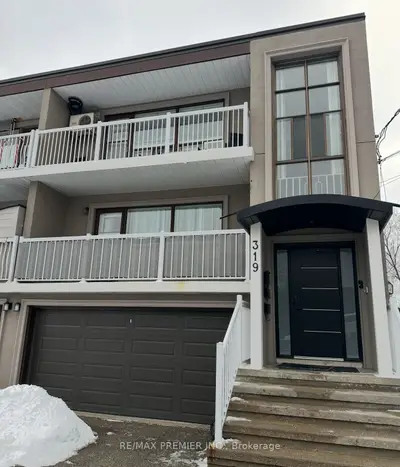 Triplex in Toronto