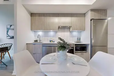 395 Bloor Street E 3601, Toronto C08, On M4w 1h7