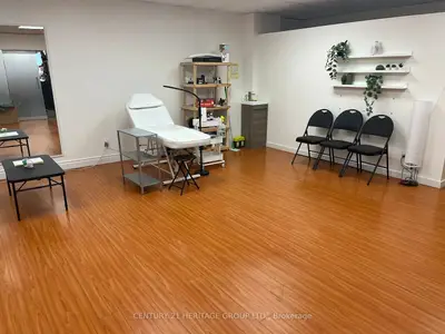 222 Spadina Avenue 271a, Toronto, On M5t 3b3