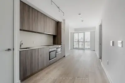 158 Front Street E 1211, Toronto C08, On M5a 0k9