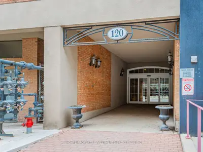 Condo Apartment in Toronto