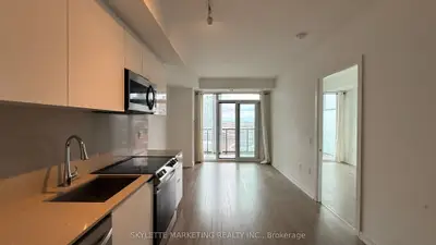 Room in Toronto