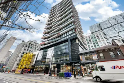 215 Queen Street W 1110, Toronto C01, On M5v 0p5