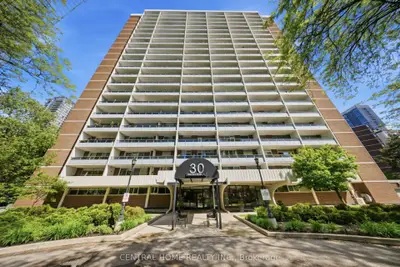30 Gloucester Street 1110, Toronto C08, On M4y 1l6