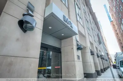 70 Temperance Street 2410, Toronto C01, On M5h 0b1