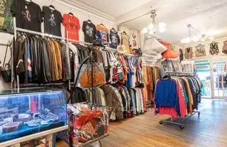 27 Kensington Avenue, Toronto, On M5t 2j8