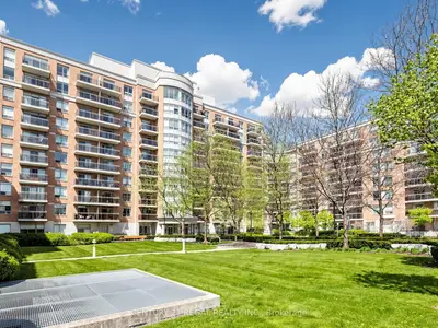 Condo Apartment in Toronto