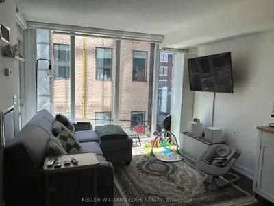 21 Nelson Street 331, Toronto, On M5v 1t8