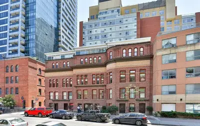 Condo Apartment in Toronto