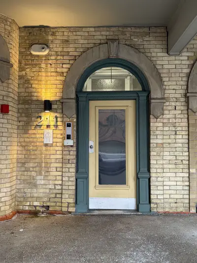211 Jarvis Street 4, Toronto, On M5j 2c1