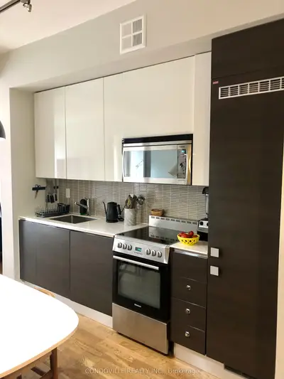 Condo Apartment in Toronto