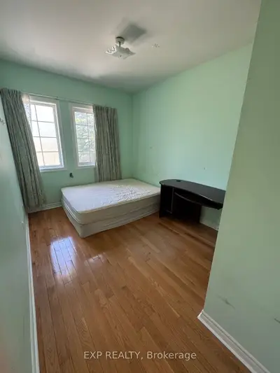 123 Steeles Avenue E Upper Room 1, Toronto, On M2m 3y5