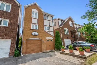 35 Festival Drive, Toronto, On M2r 3t9