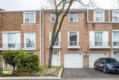 Condo Townhouse in Toronto