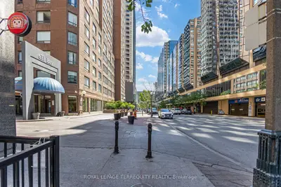 633 Bay Street 2302, Toronto, On M5g 2g4