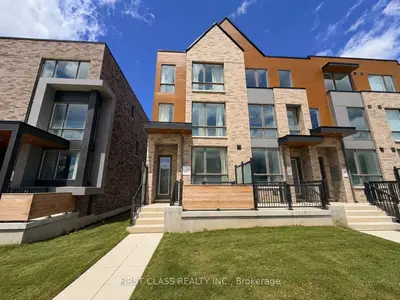 Condo Townhouse in Toronto