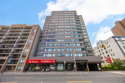 Condo Apartment in Toronto