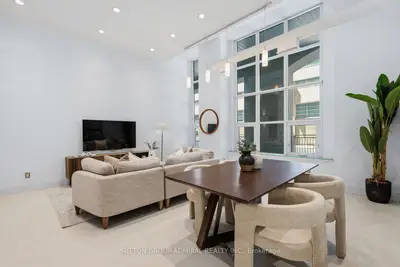 135 Dalhousie Street 104, Toronto, On M5b 2s1