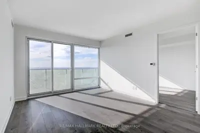 501 Yonge Street 5212, Toronto, On M4y 1y4