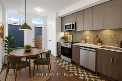 Att/Row/Townhouse in Toronto