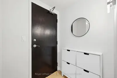 350 Wellington Street W M24, Toronto, On M5v 3w9
