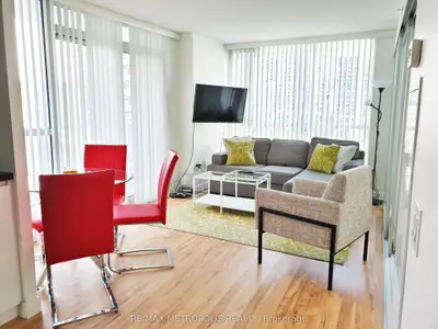 85 Queens Wharf Road 307, Toronto, On M5v 0j9