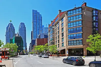 Condo Apartment in Toronto