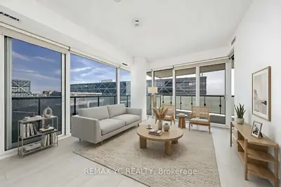 Condo Apartment in Toronto