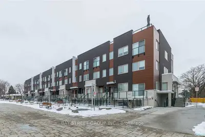 Condo Townhouse in Toronto