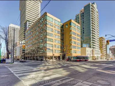 Condo Apartment in Toronto