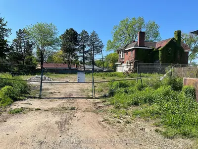 20 Legato Court, Toronto, On M3b 1l7
