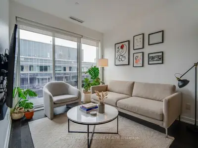 Condo Apartment in Toronto