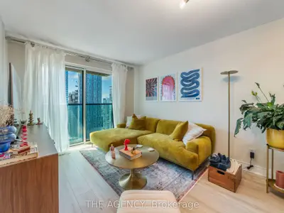 Condo Apartment in Toronto