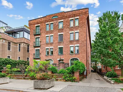 Condo Apartment in Toronto