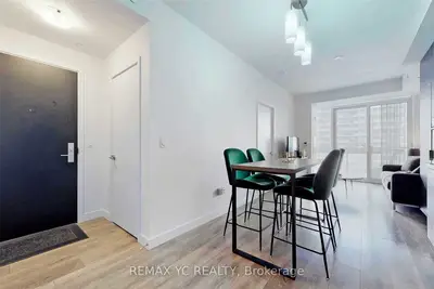 8 Eglinton Avenue E 2212, Toronto, On M4p 0c1