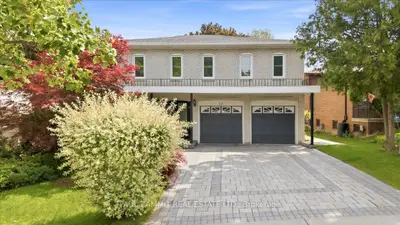 17 Arran Crescent, Toronto, On M2m 2w8