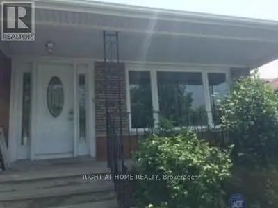 9 Chalet (upper) Road, Toronto, On M2j 3v4